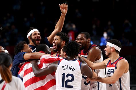 Team USA wins gold in men's basketball for the fourth Olympics .